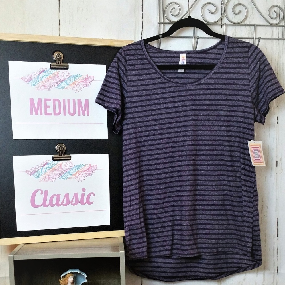 Medium Lularoe Classic T